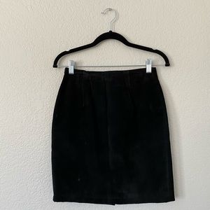 Vintage Forenza Women's Size 8 Classic Black Suede Mini Skirt